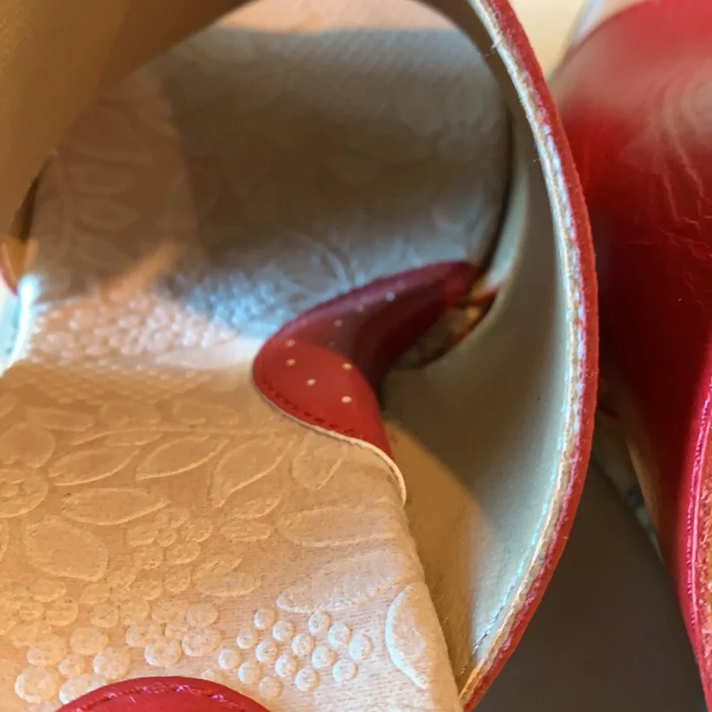 b.o.c. Wedge Sandals, size 8M - Picture 13 of 15